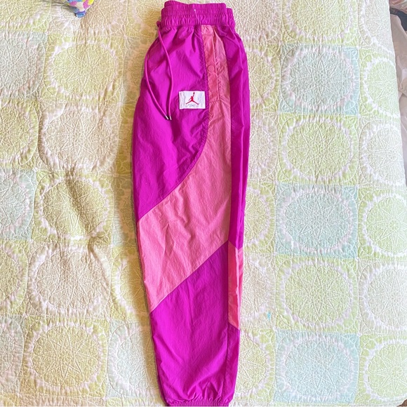 JORDAN Woven Flight Label Nylon Track Utility Jogger Pants - Picture 3 of 10